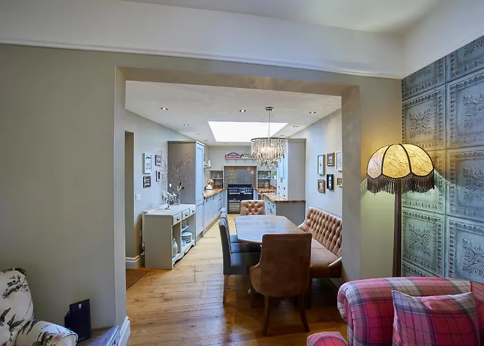 Isla House * Whitby