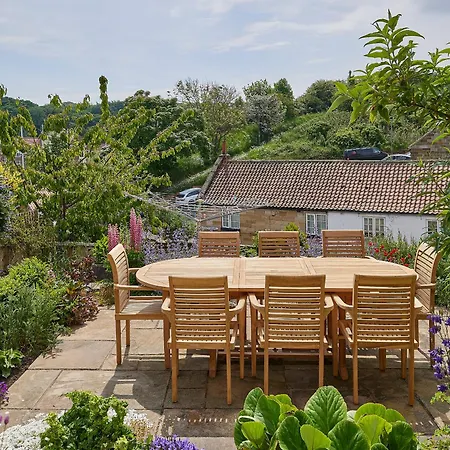 Isla House * Γουίτμπι