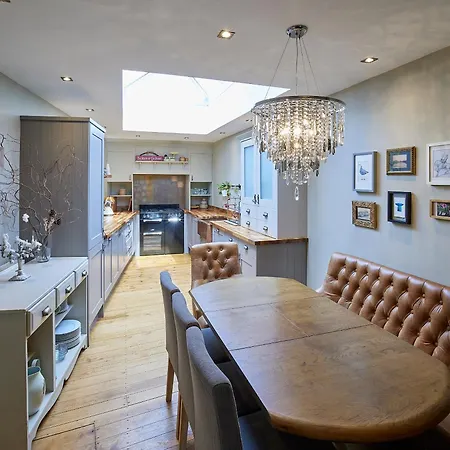 Isla House Γουίτμπι