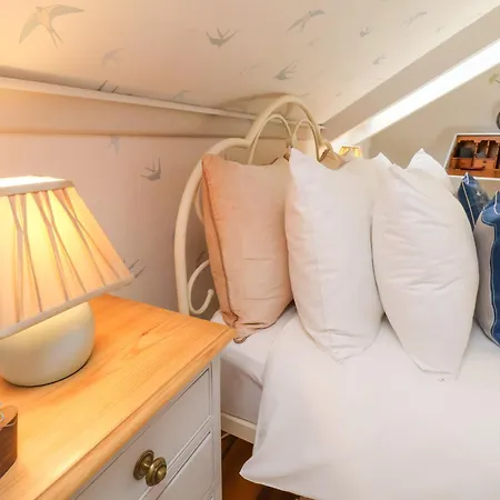 Isla House * Γουίτμπι