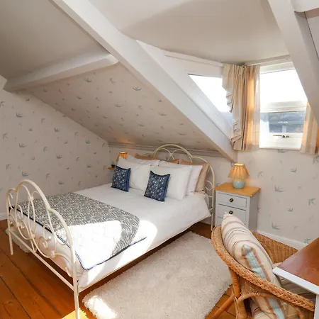 Isla House * ウィットビー